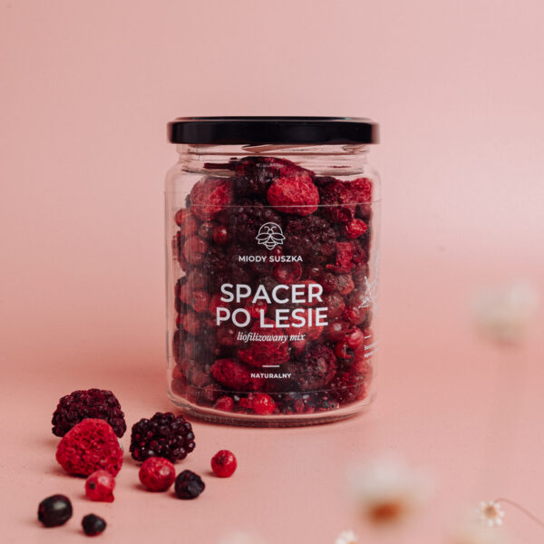 Spacer po lesie owoce liofilizowane